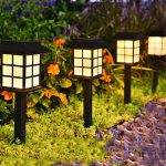 چراغ خورشیدی پنجره ای کوچک